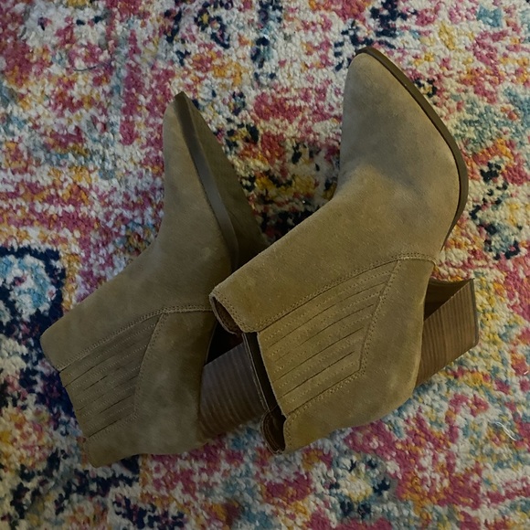 Marc Fisher booties - beige taupe - 9W - Picture 6 of 9